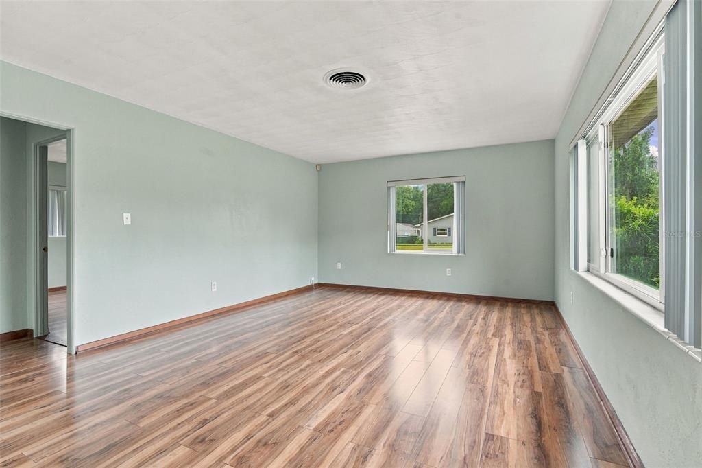 En Venta: $249,900 (3 camas, 2 baños, 1392 Pies cuadrados)