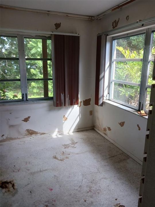 На продажу: $160,000 (3 спален, 2 ванн, 1354 Квадратных фут)