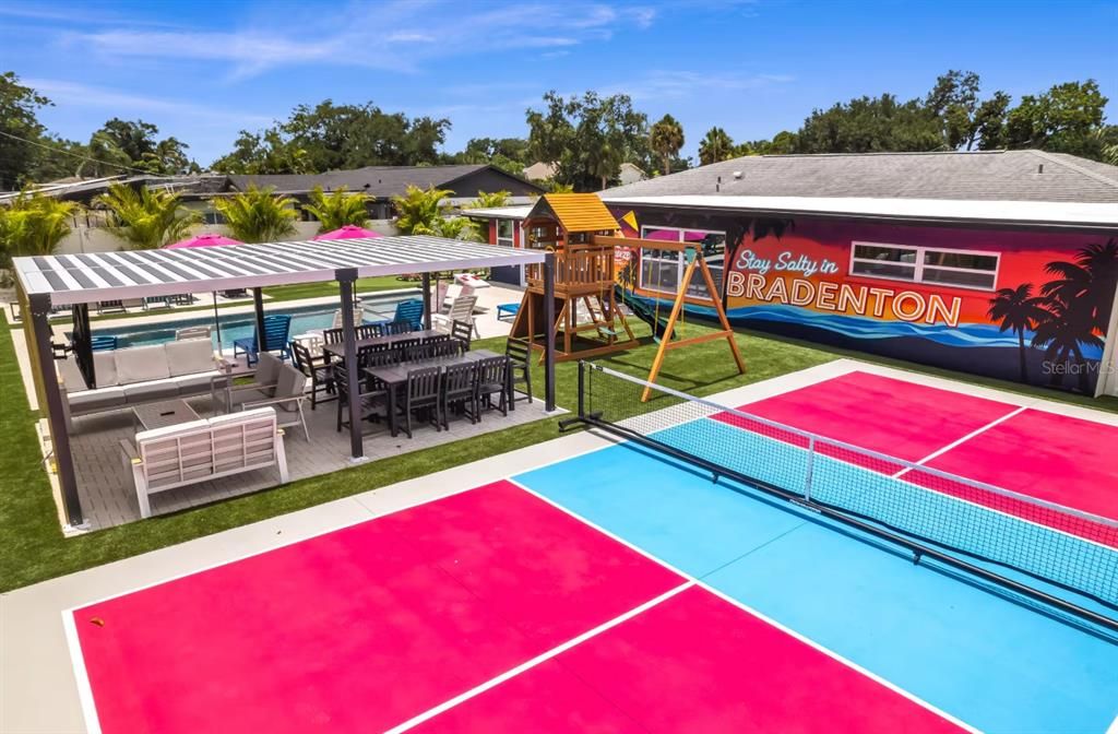 For Sale: $1,075,000 (4 beds, 3 baths, 2250 Square Feet)