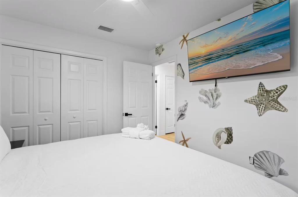 For Sale: $1,075,000 (4 beds, 3 baths, 2250 Square Feet)