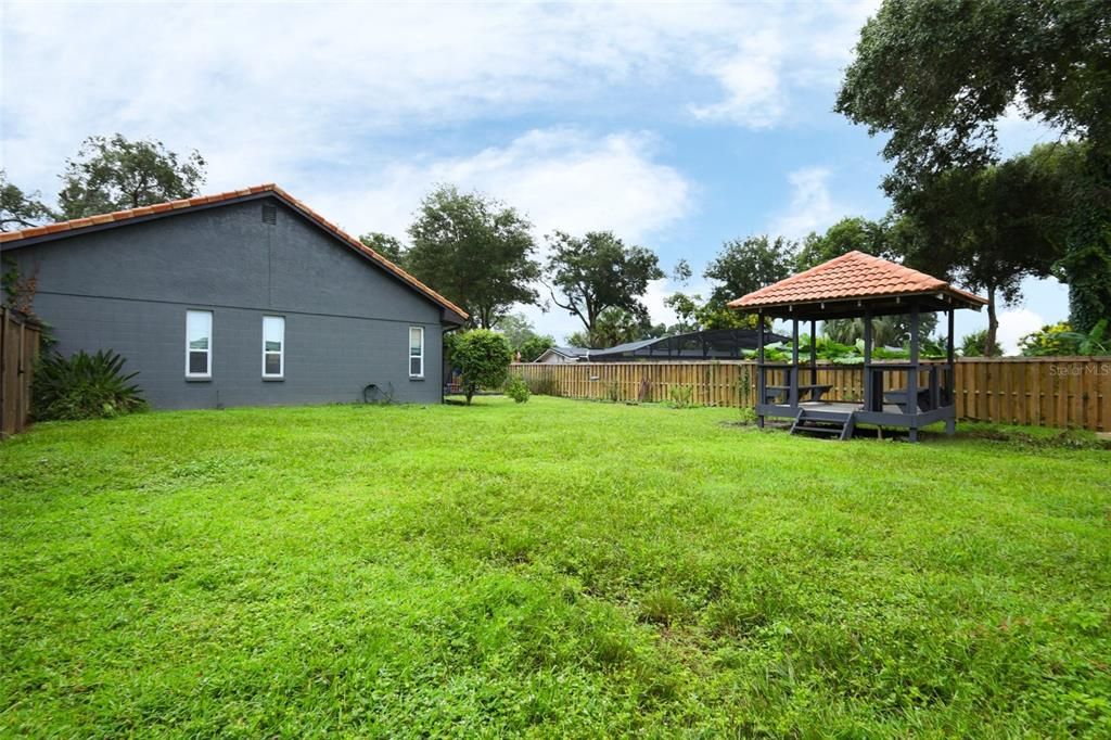 На продажу: $565,000 (3 спален, 2 ванн, 1920 Квадратных фут)