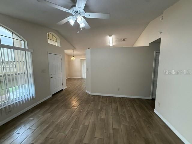 En Renta: $1,799 (3 camas, 2 baños, 1210 Pies cuadrados)
