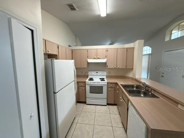 En Renta: $1,799 (3 camas, 2 baños, 1210 Pies cuadrados)