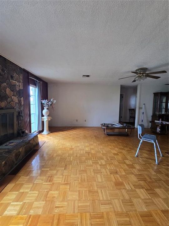 For Sale: $130,000 (3 beds, 2 baths, 1678 Square Feet)