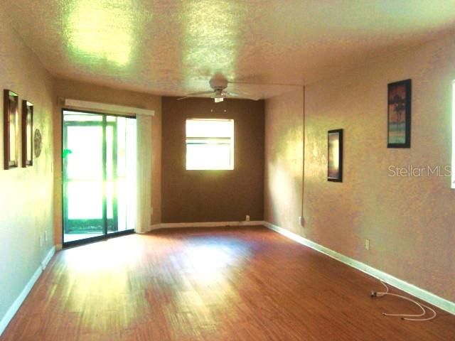For Rent: $1,400 (1 beds, 1 baths, 860 Square Feet)