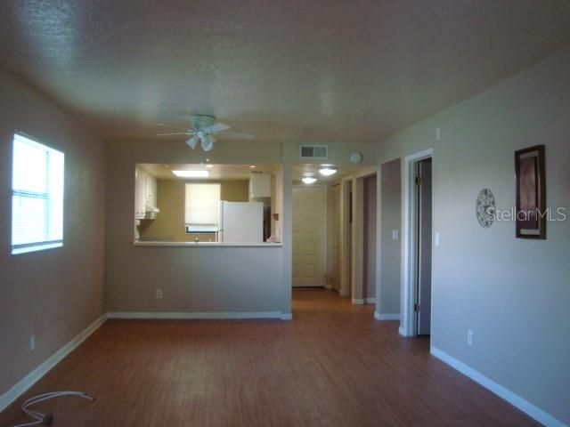 For Rent: $1,400 (1 beds, 1 baths, 860 Square Feet)