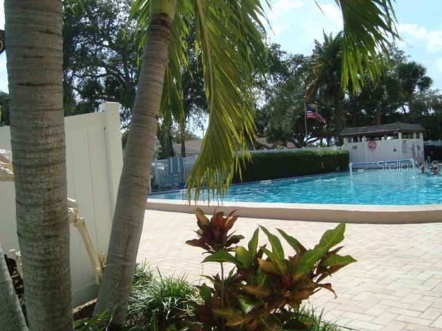 For Rent: $1,400 (1 beds, 1 baths, 860 Square Feet)