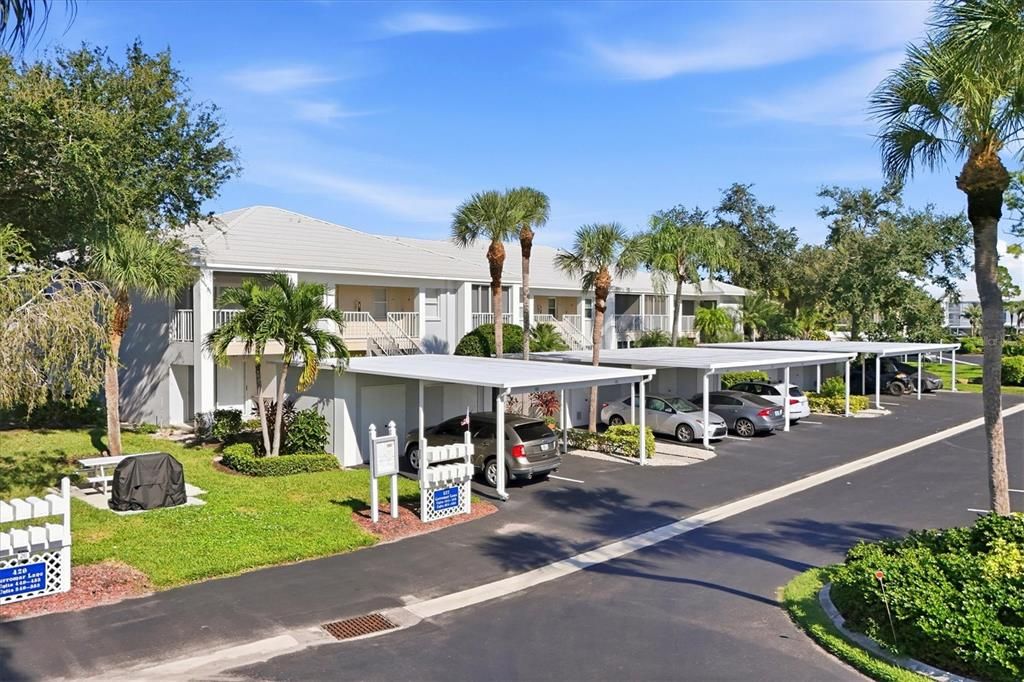 For Sale: $223,000 (2 beds, 2 baths, 1032 Square Feet)