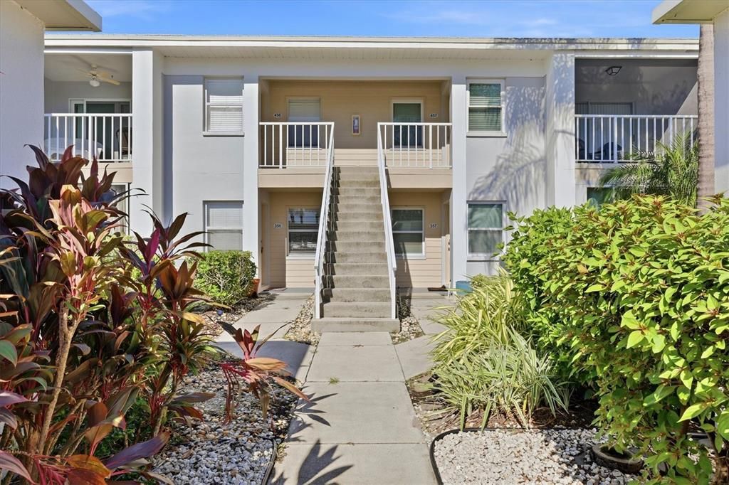 For Sale: $223,000 (2 beds, 2 baths, 1032 Square Feet)