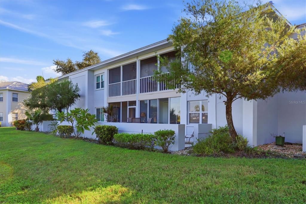 For Sale: $223,000 (2 beds, 2 baths, 1032 Square Feet)