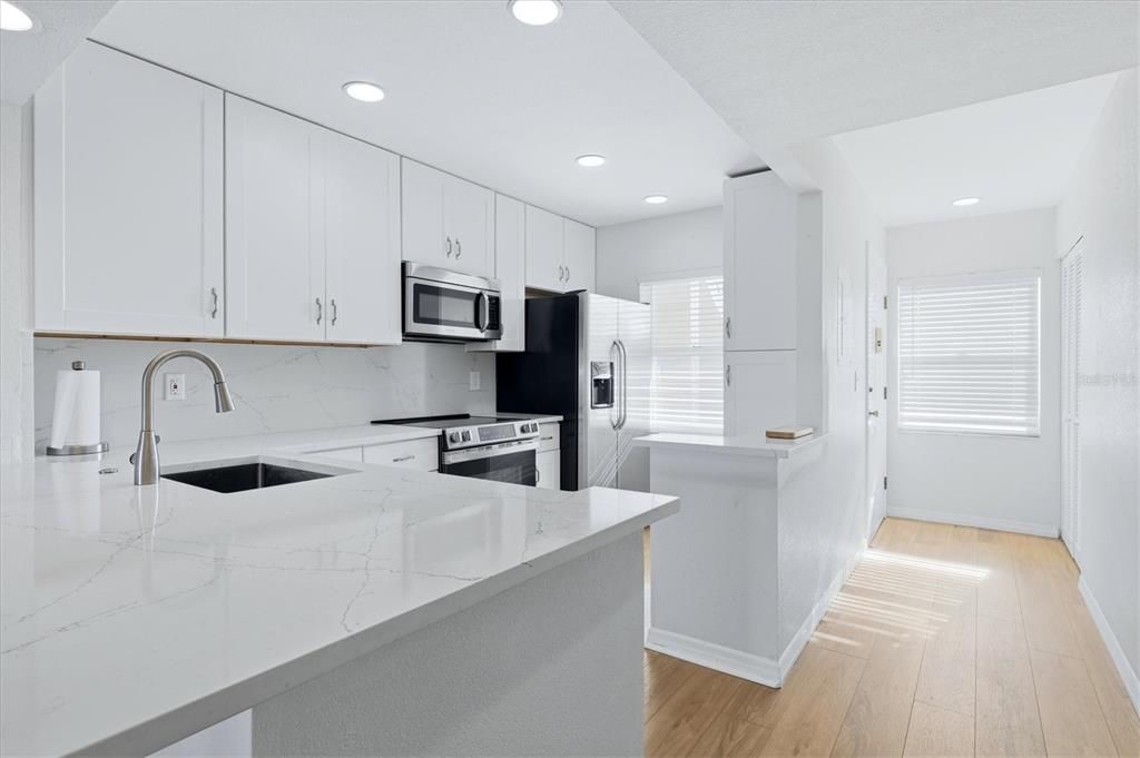 For Sale: $223,000 (2 beds, 2 baths, 1032 Square Feet)