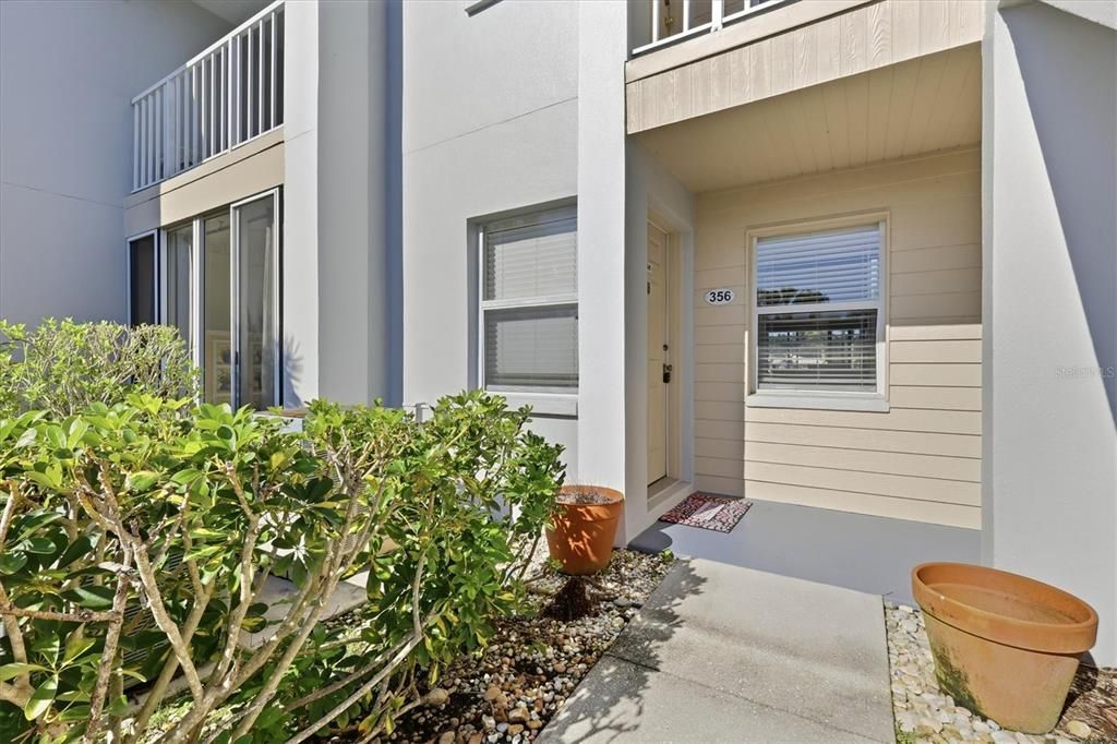For Sale: $223,000 (2 beds, 2 baths, 1032 Square Feet)