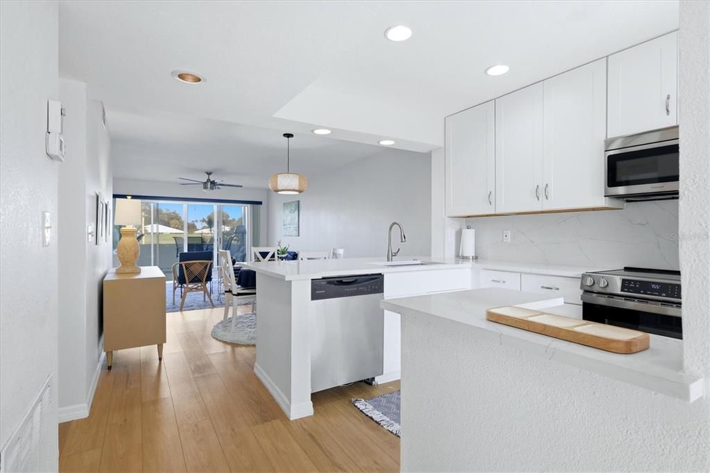 For Sale: $223,000 (2 beds, 2 baths, 1032 Square Feet)