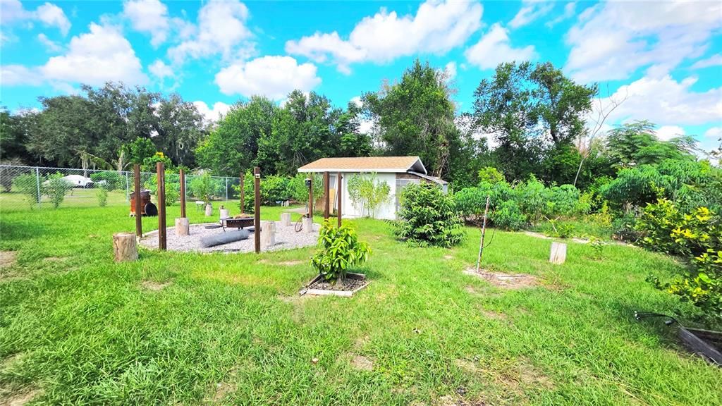 На продажу: $267,000 (3 спален, 2 ванн, 1221 Квадратных фут)