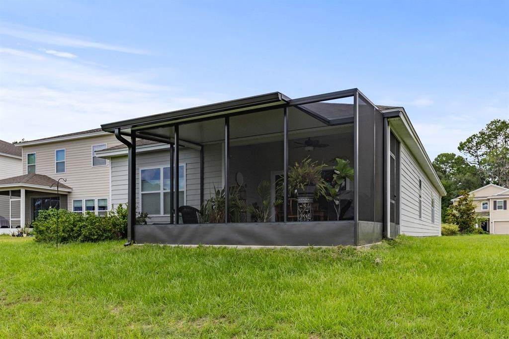 For Rent: $2,350 (3 beds, 2 baths, 1449 Square Feet)