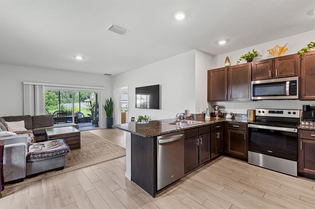 For Rent: $2,350 (3 beds, 2 baths, 1449 Square Feet)