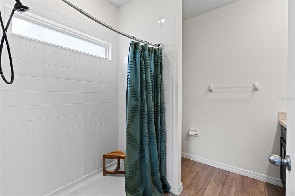 For Rent: $2,350 (3 beds, 2 baths, 1449 Square Feet)
