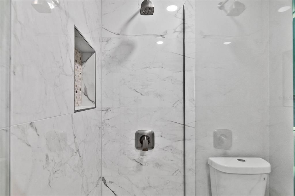En Venta: $442,888 (5 camas, 3 baños, 2890 Pies cuadrados)