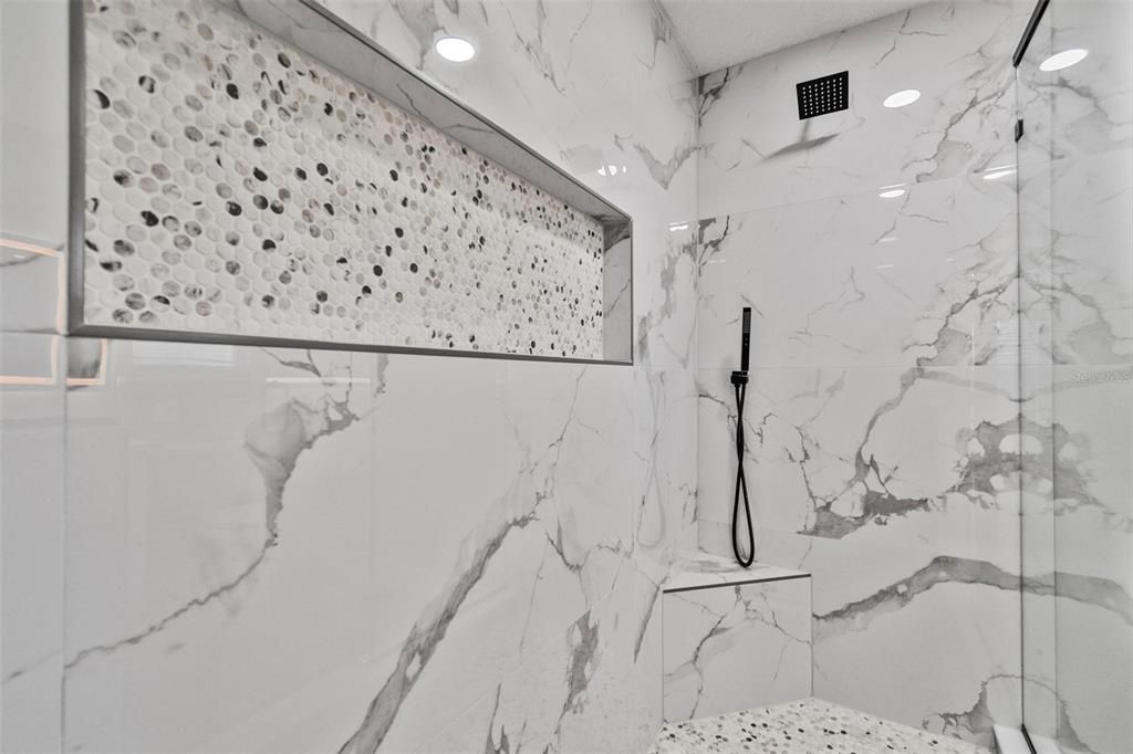 En Venta: $442,888 (5 camas, 3 baños, 2890 Pies cuadrados)