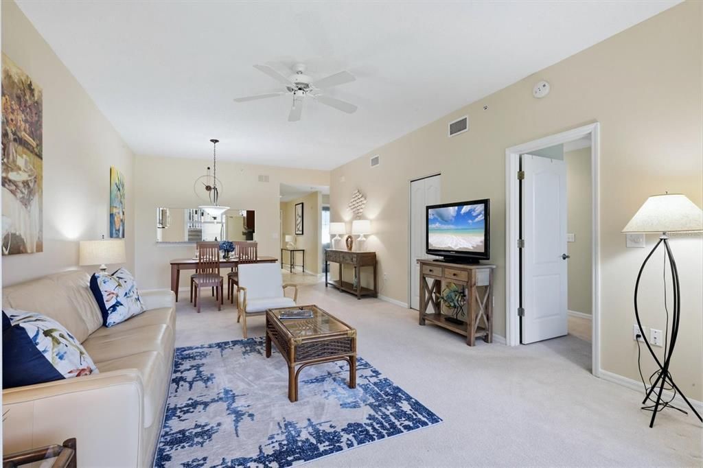 For Sale: $239,000 (2 beds, 2 baths, 1238 Square Feet)
