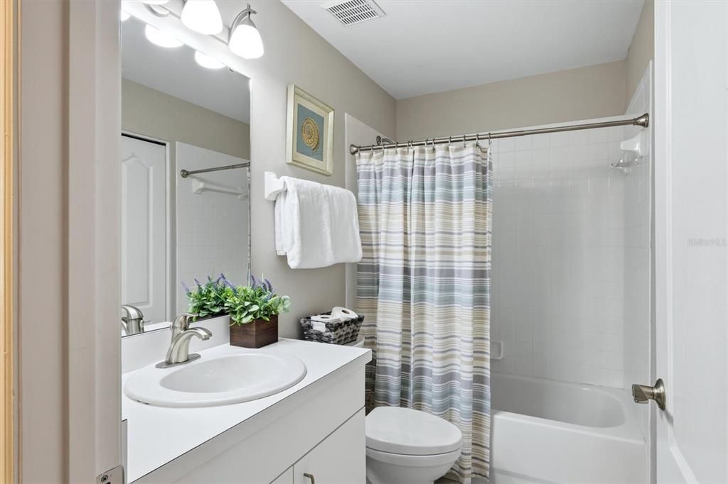 For Sale: $239,000 (2 beds, 2 baths, 1238 Square Feet)