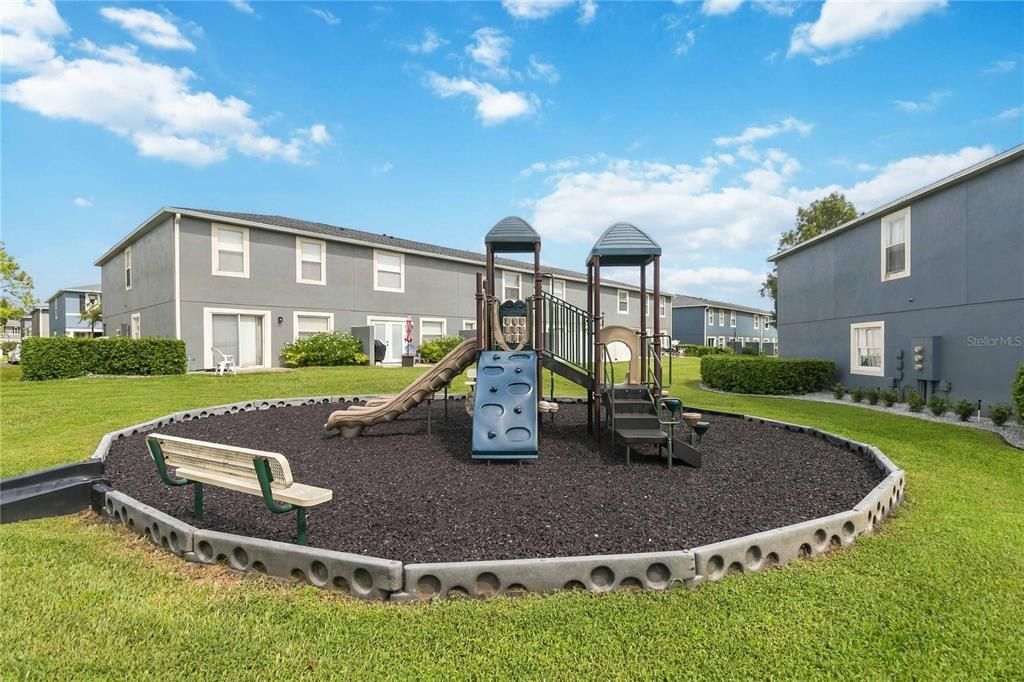 For Sale: $335,000 (3 beds, 2 baths, 1476 Square Feet)