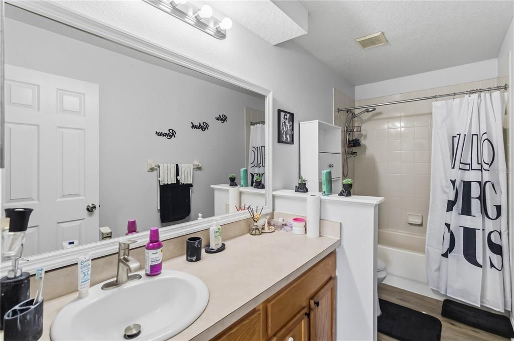 For Sale: $335,000 (3 beds, 2 baths, 1476 Square Feet)