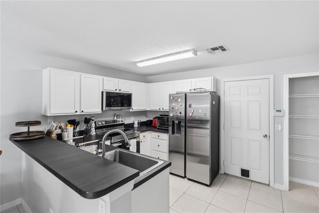 For Sale: $335,000 (3 beds, 2 baths, 1476 Square Feet)