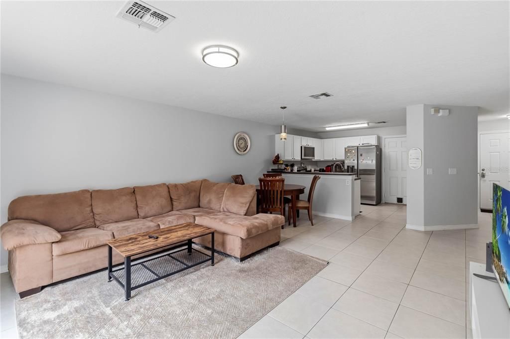 For Sale: $335,000 (3 beds, 2 baths, 1476 Square Feet)