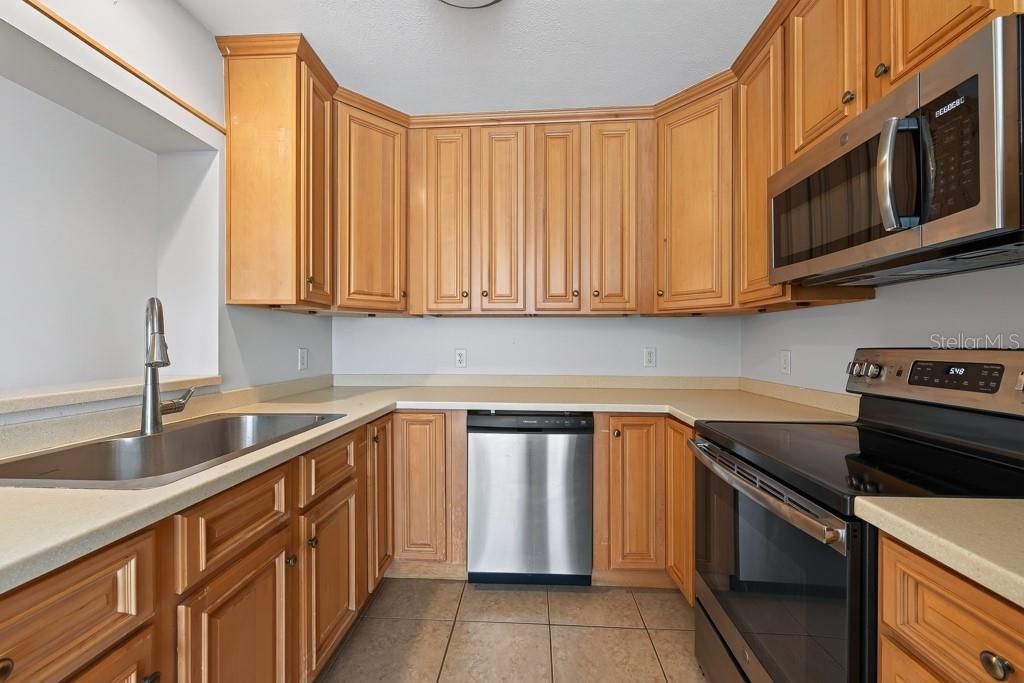 На продажу: $435,000 (3 спален, 2 ванн, 1907 Квадратных фут)