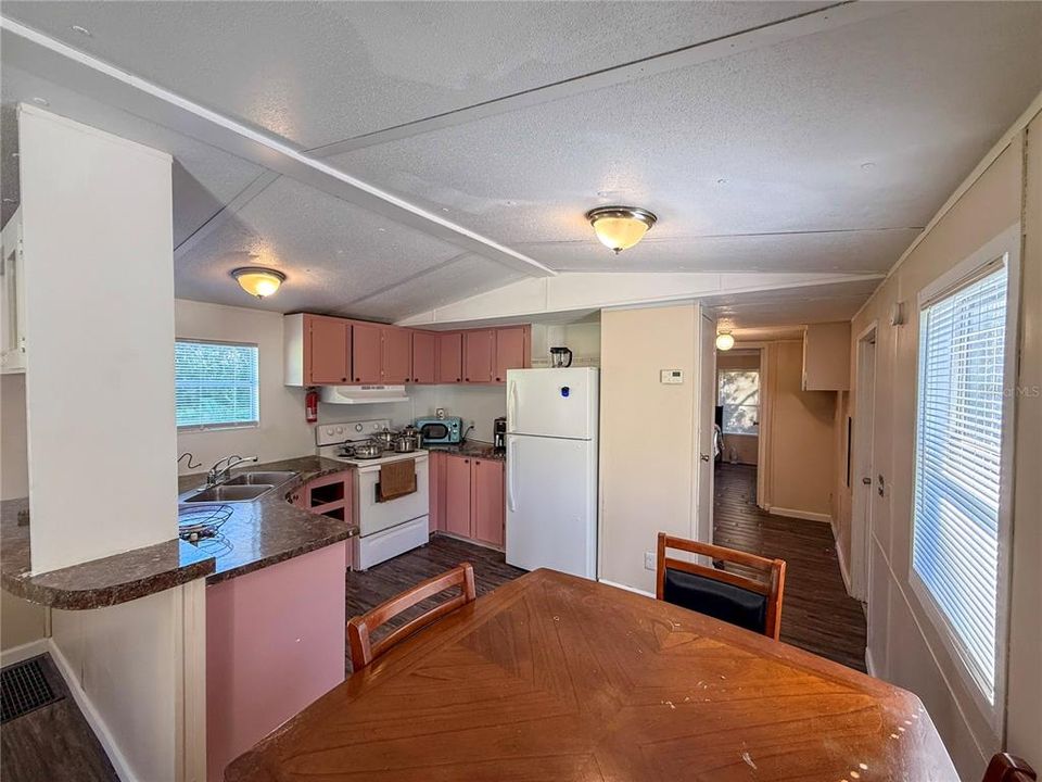 En Venta: $245,000 (2 camas, 2 baños, 784 Pies cuadrados)