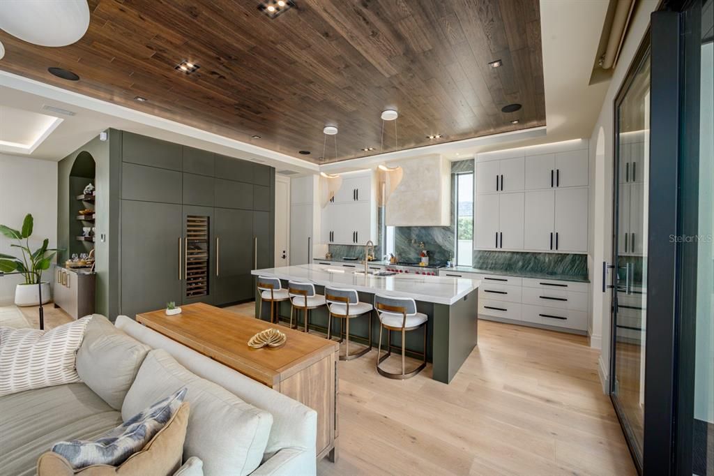 En Venta: $6,000,000 (5 camas, 5 baños, 4806 Pies cuadrados)