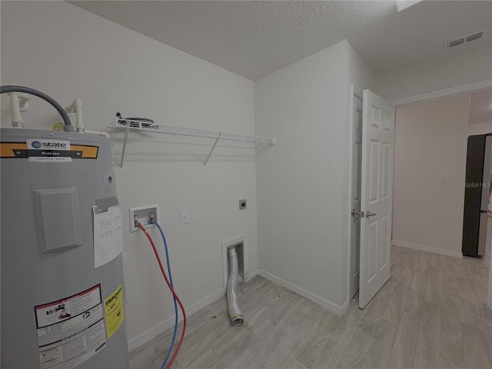 В аренду: $2,125 (4 спален, 2 ванн, 2079 Квадратных фут)