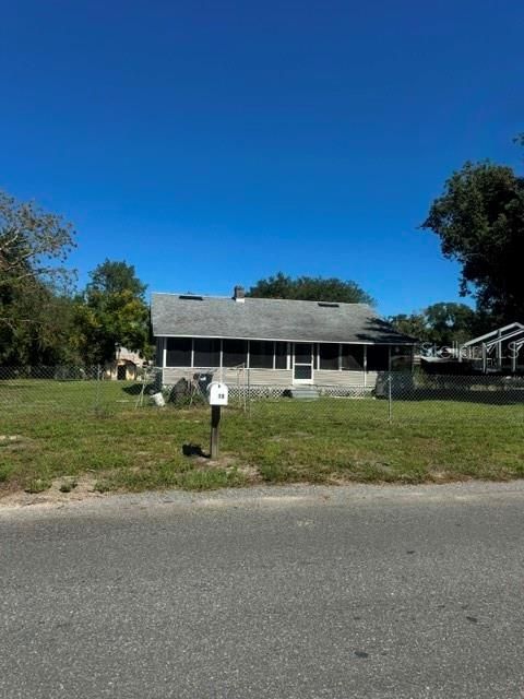For Sale: $299,900 (3 beds, 1 baths, 1292 Square Feet)