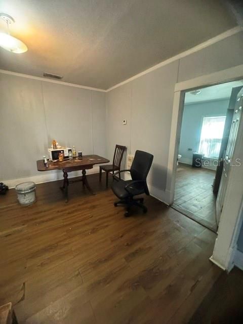 For Sale: $299,900 (3 beds, 1 baths, 1292 Square Feet)