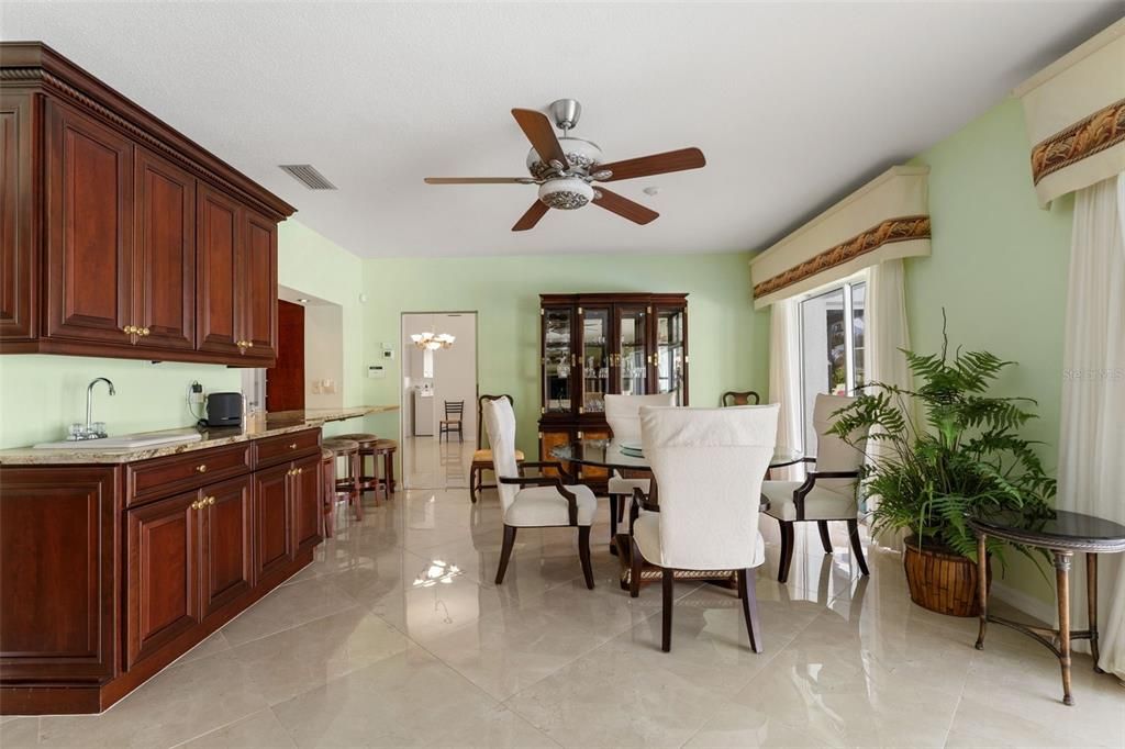 En Venta: $750,000 (3 camas, 2 baños, 3033 Pies cuadrados)