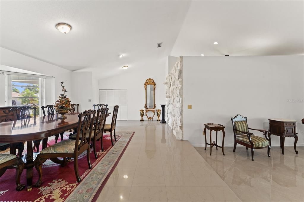 En Venta: $750,000 (3 camas, 2 baños, 3033 Pies cuadrados)
