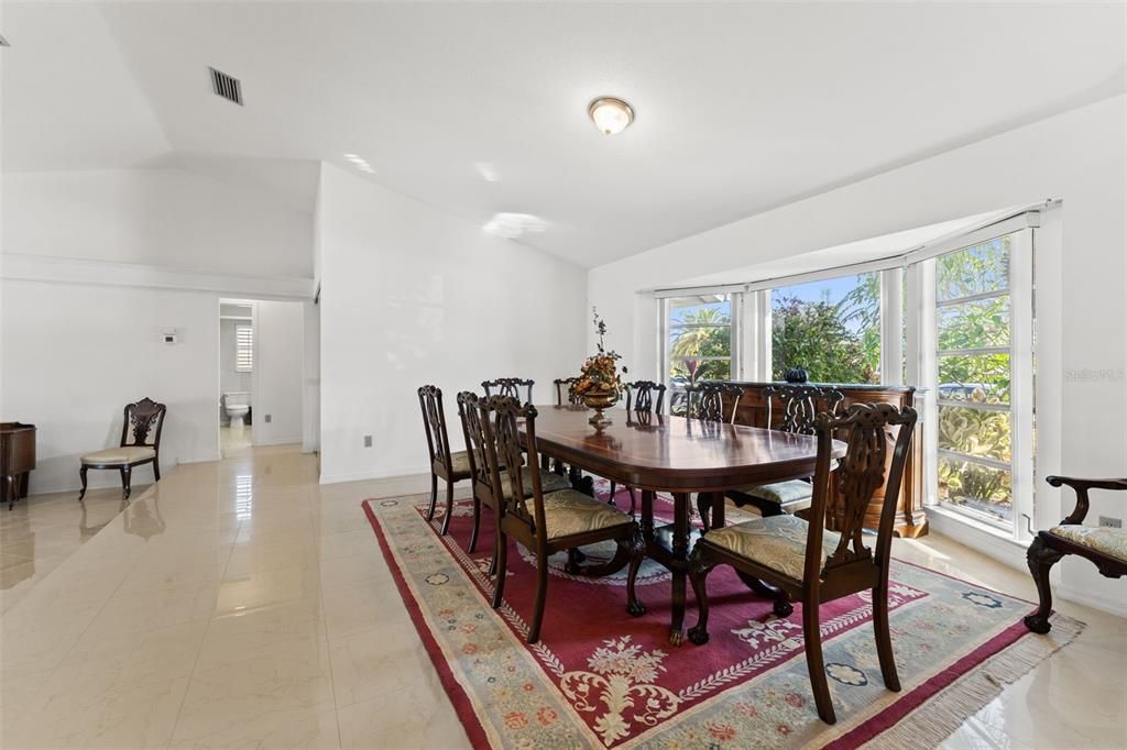 En Venta: $750,000 (3 camas, 2 baños, 3033 Pies cuadrados)