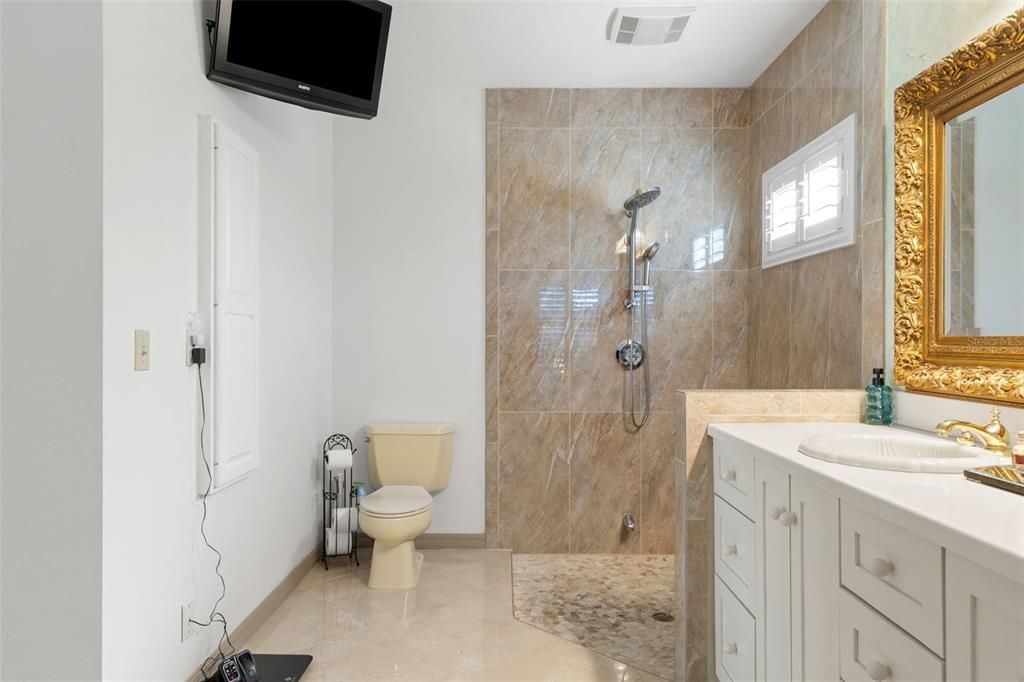 En Venta: $750,000 (3 camas, 2 baños, 3033 Pies cuadrados)