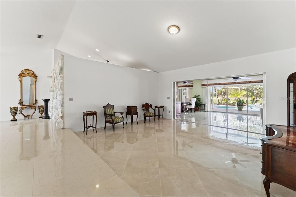 En Venta: $750,000 (3 camas, 2 baños, 3033 Pies cuadrados)