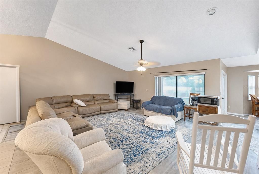 For Sale: $514,000 (4 beds, 2 baths, 2164 Square Feet)