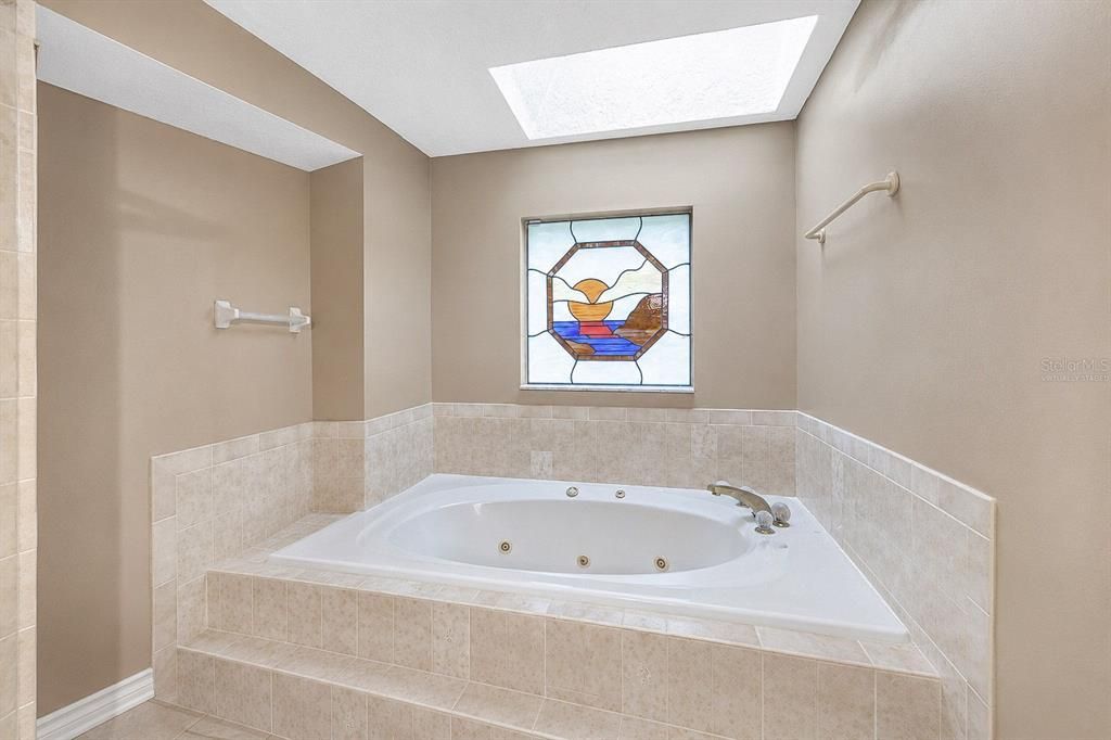 For Sale: $514,000 (4 beds, 2 baths, 2164 Square Feet)