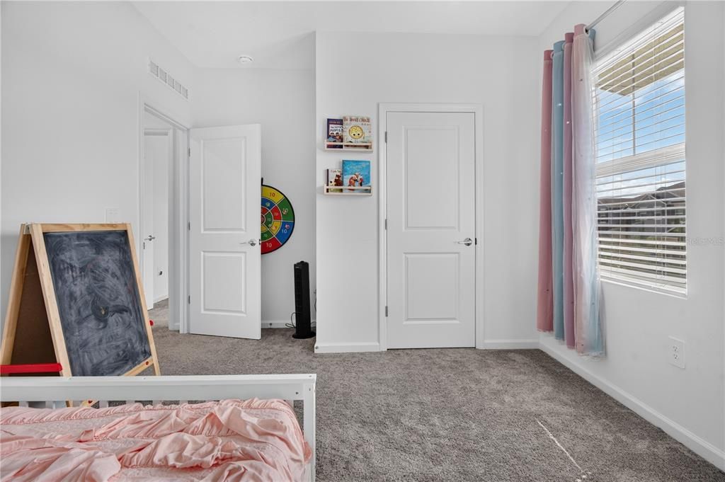 For Rent: $3,200 (5 beds, 2 baths, 2331 Square Feet)