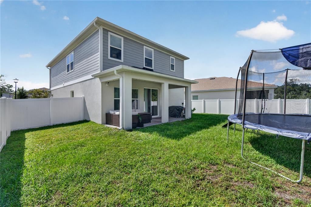 For Rent: $3,200 (5 beds, 2 baths, 2331 Square Feet)