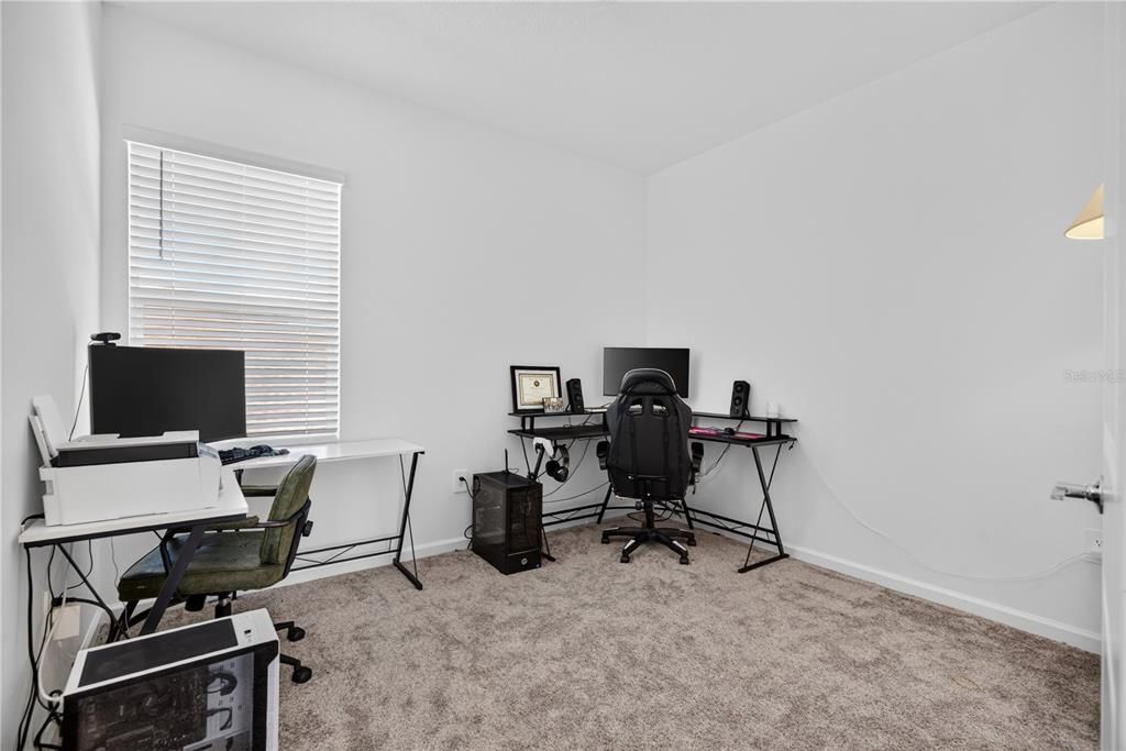 For Rent: $3,200 (5 beds, 2 baths, 2331 Square Feet)