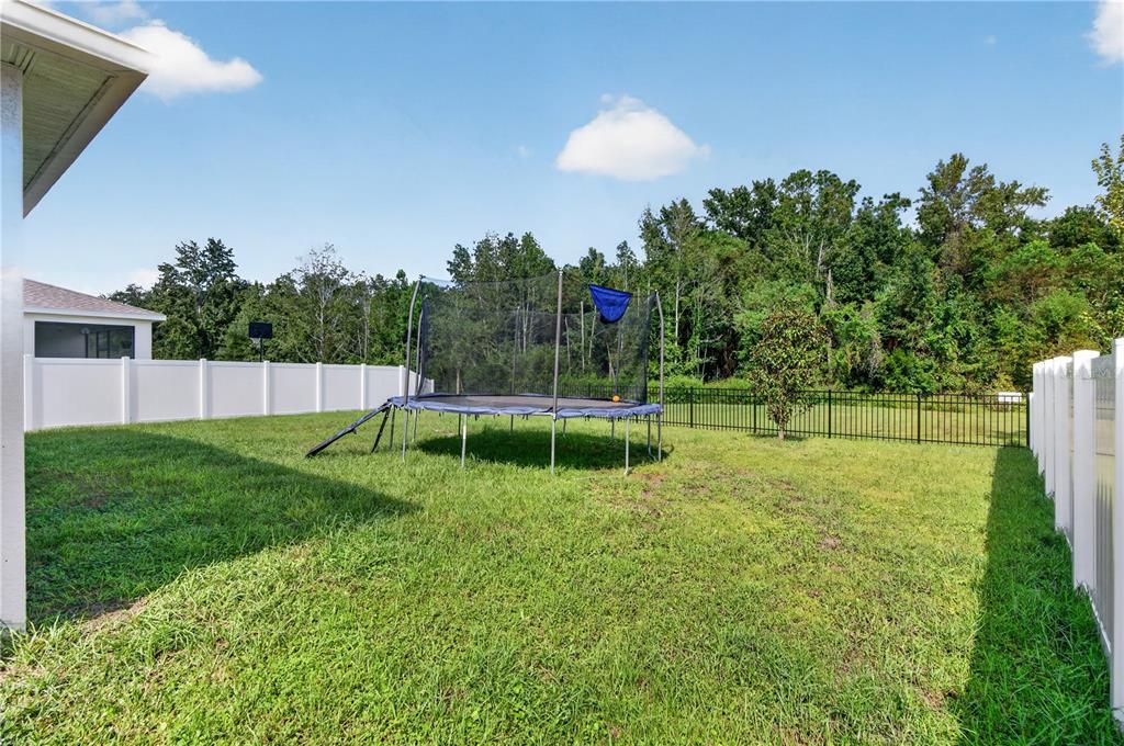 For Rent: $3,200 (5 beds, 2 baths, 2331 Square Feet)