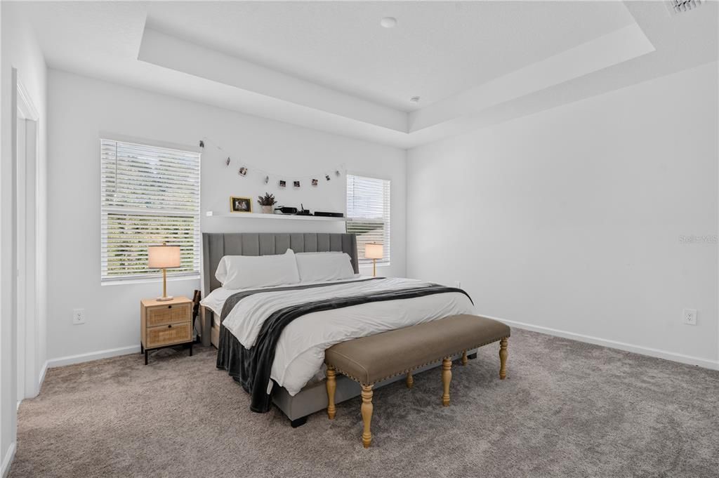 For Rent: $3,200 (5 beds, 2 baths, 2331 Square Feet)