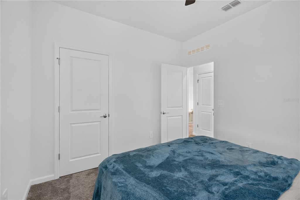 For Rent: $3,200 (5 beds, 2 baths, 2331 Square Feet)
