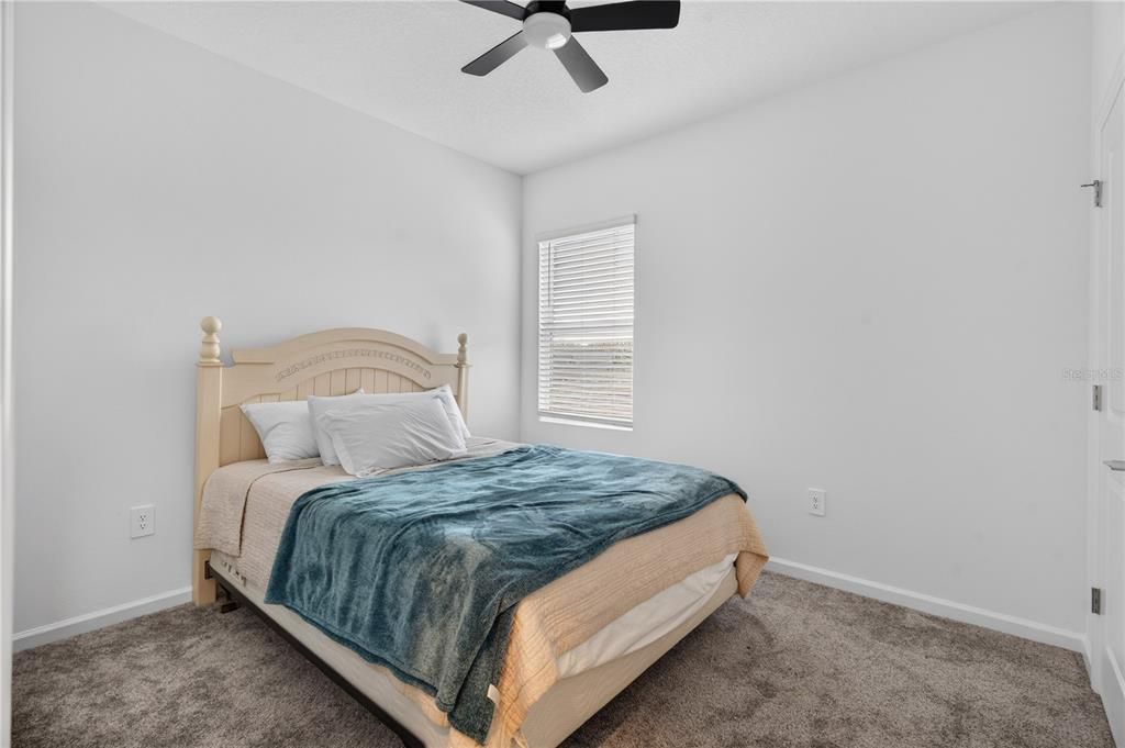 For Rent: $3,200 (5 beds, 2 baths, 2331 Square Feet)