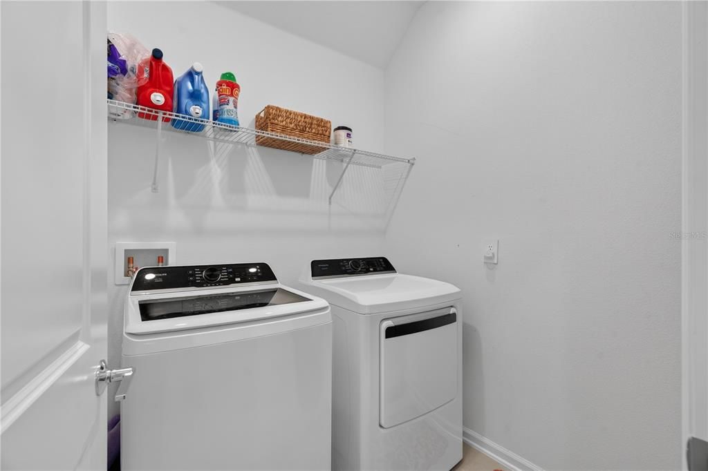 For Rent: $3,200 (5 beds, 2 baths, 2331 Square Feet)